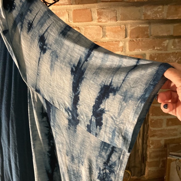 Nene Leakes Blue Tie Dye Two Piece Cardigan And Sleeveless Top - Picture 3 of 6